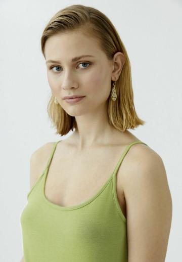 Топ на бретельках