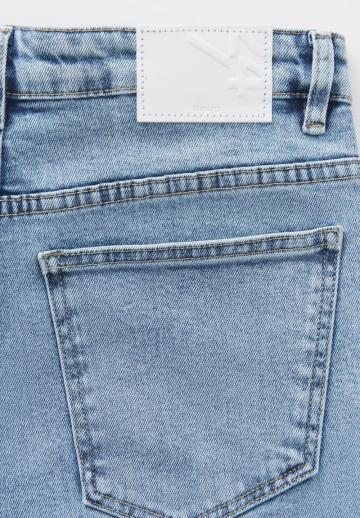 Прямые джинсы