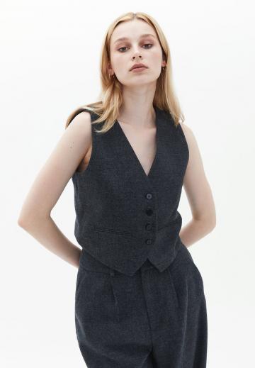 Джинсовая жилетка