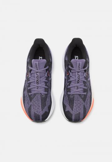 Беговые кроссовки