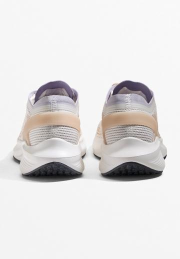 Беговые кроссовки