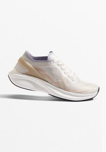 Беговые кроссовки