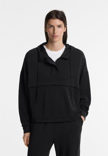 Пуловер с капюшоном