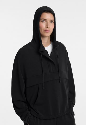 Пуловер с капюшоном