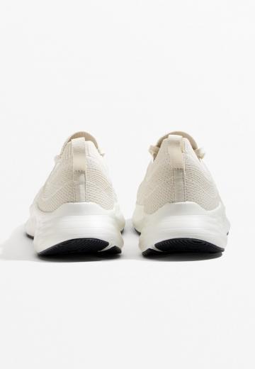 Беговые кроссовки