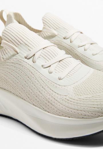 Беговые кроссовки