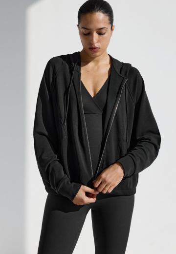 Спортивная толстовка