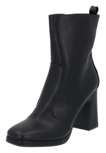 Полусапожки на высоком каблуке