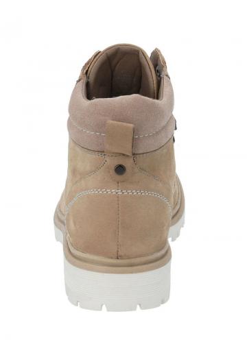 Ботинки на шнуровке