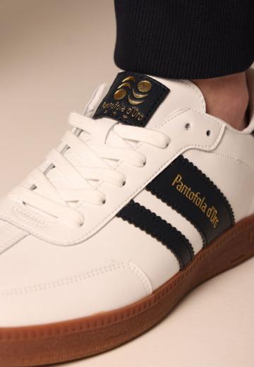 Тренировочные кроссовки