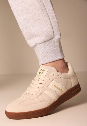 Тренировочные кроссовки