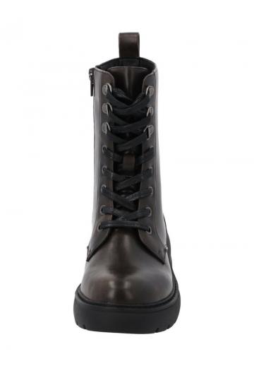 Ботинки на шнуровке