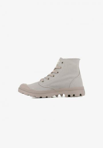 Ботинки на шнуровке