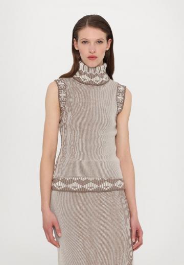 Пуловер без рукавов