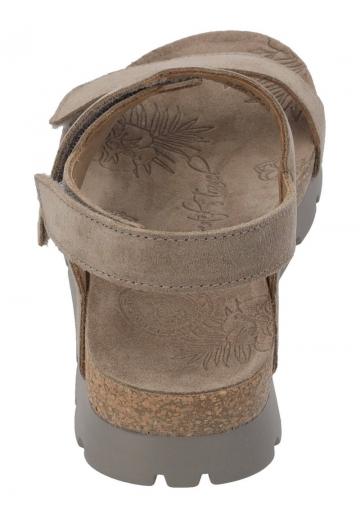 Босоножки на танкетке