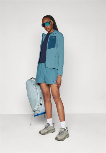 Спортивная куртка