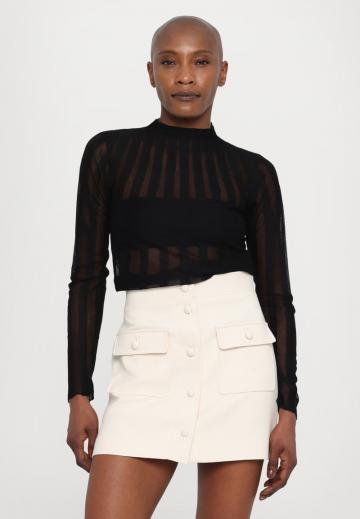 Юбка с накладными карманами