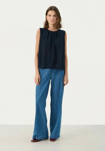 Блузка без рукавов