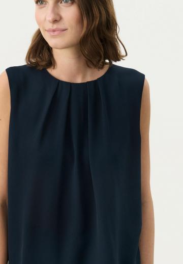 Блузка без рукавов