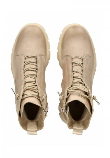 Ботинки на шнуровке