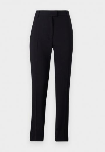 Брюки с накладными карманами