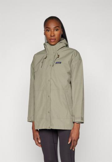 Спортивная куртка