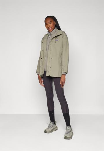 Спортивная куртка