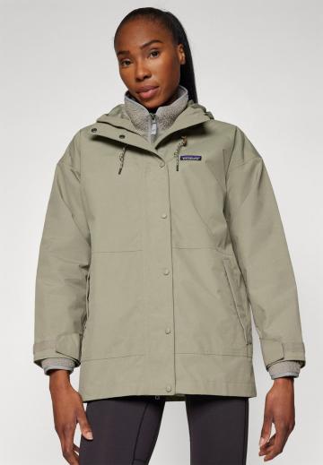 Спортивная куртка