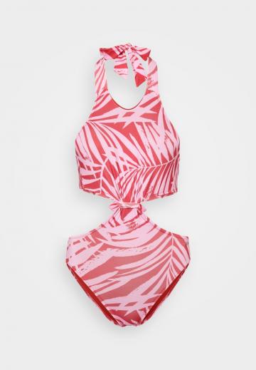 Слитный купальник