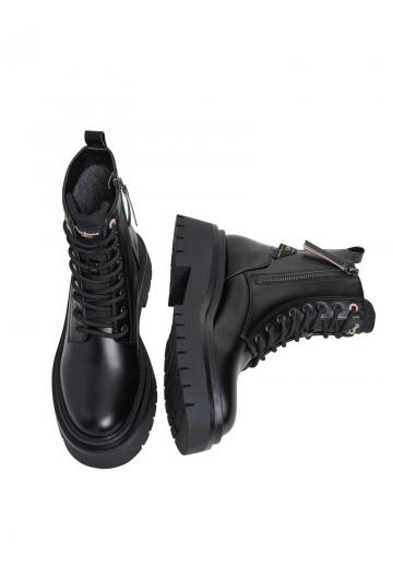 Ботинки на шнуровке