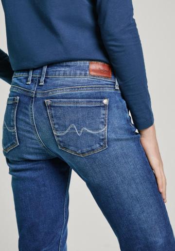 Узкие джинсы