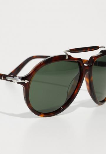 Солнечные очки