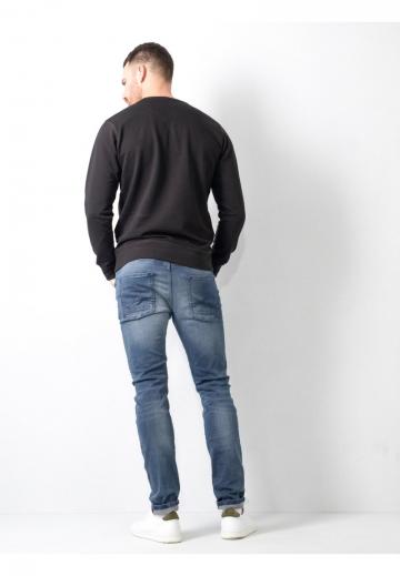 Узкие джинсы