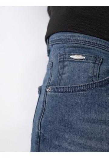 Узкие джинсы