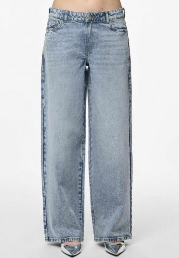 Клешеные джинсы