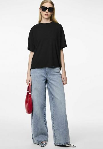 Клешеные джинсы