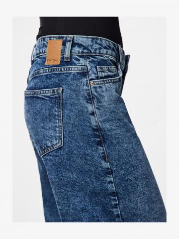 Свободные джинсы