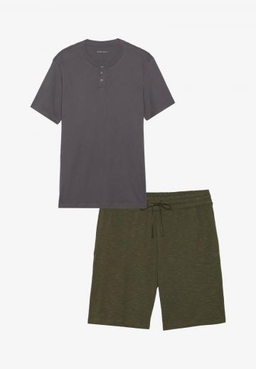 Пижама с шортами