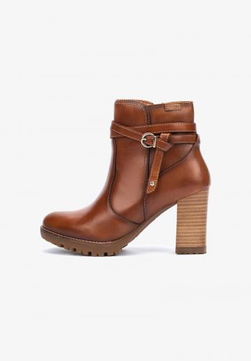 Полусапожки на высоком каблуке