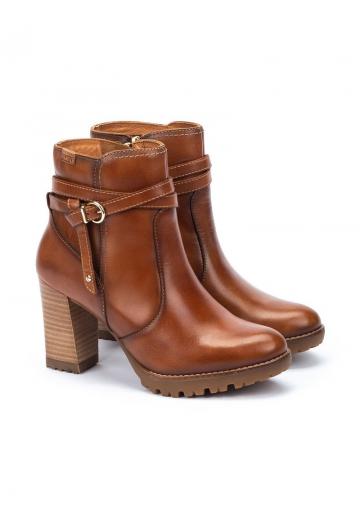 Полусапожки на высоком каблуке