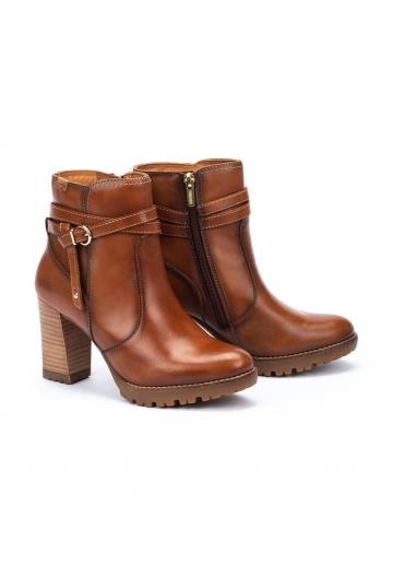 Полусапожки на высоком каблуке