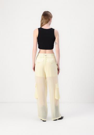 Брюки с накладными карманами