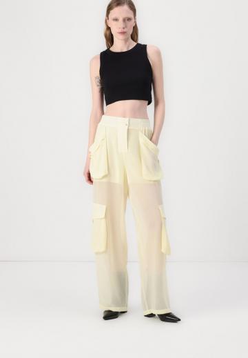 Брюки с накладными карманами