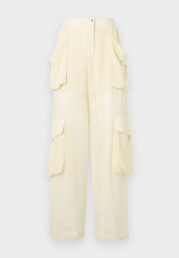 Брюки с накладными карманами