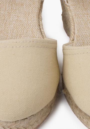 Туфли на танкетке