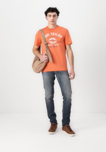 Узкие джинсы