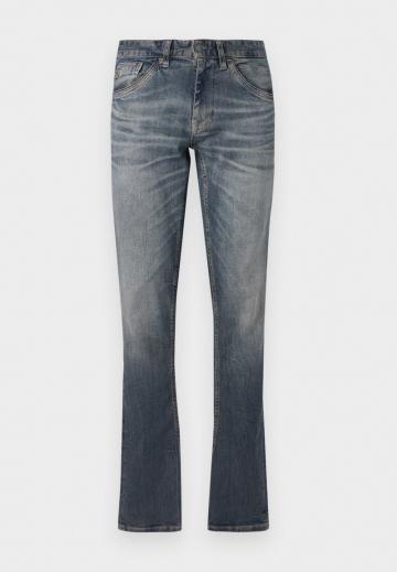 Узкие джинсы