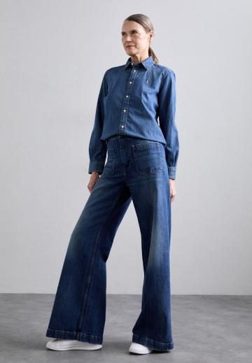 Клешеные брюки