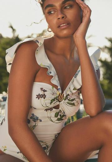 Слитный купальник