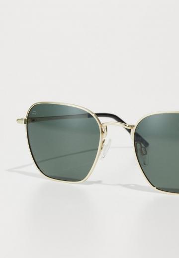 Солнечные очки